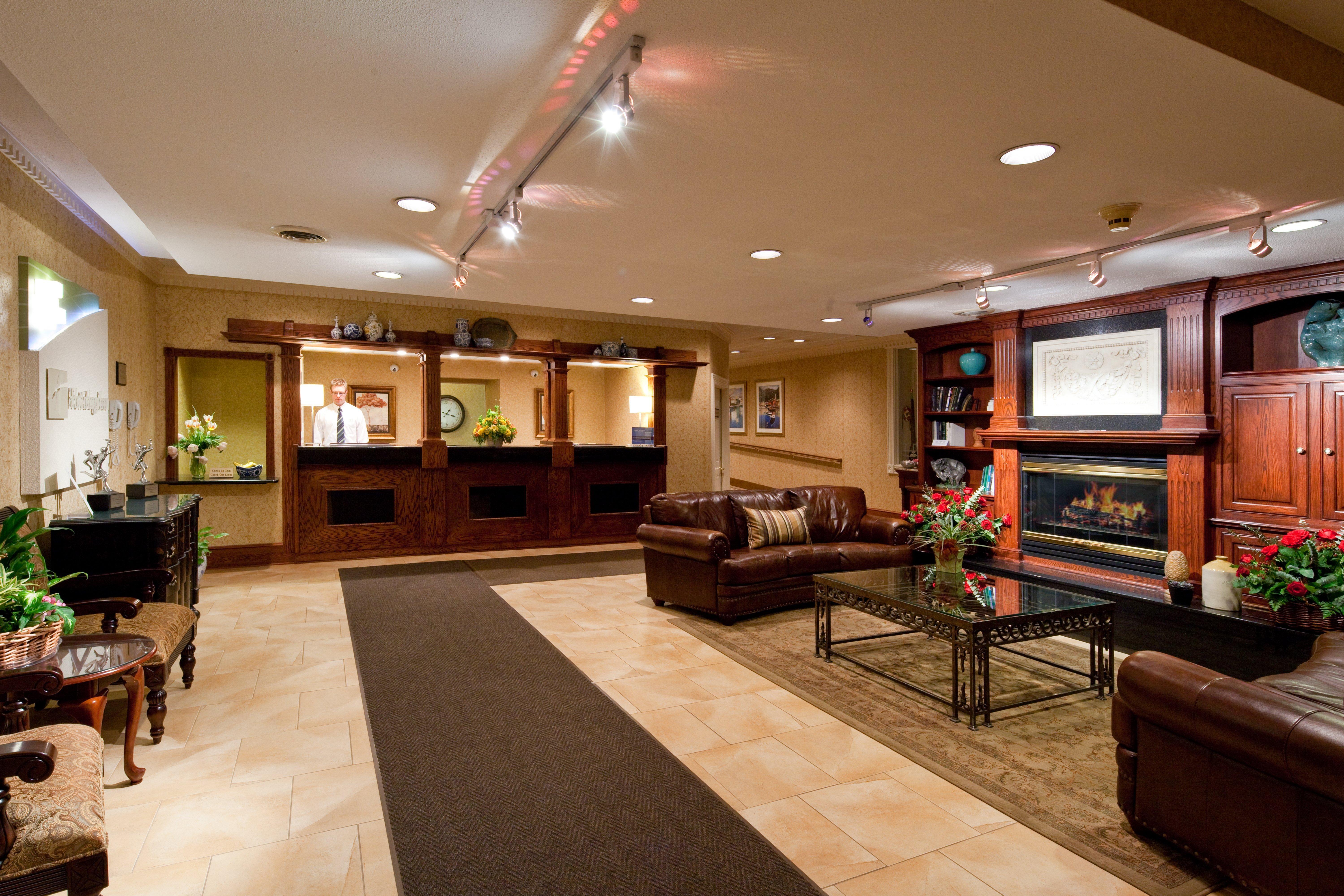 Holiday Inn Cleveland-Mayfield By Ihg Exterior foto