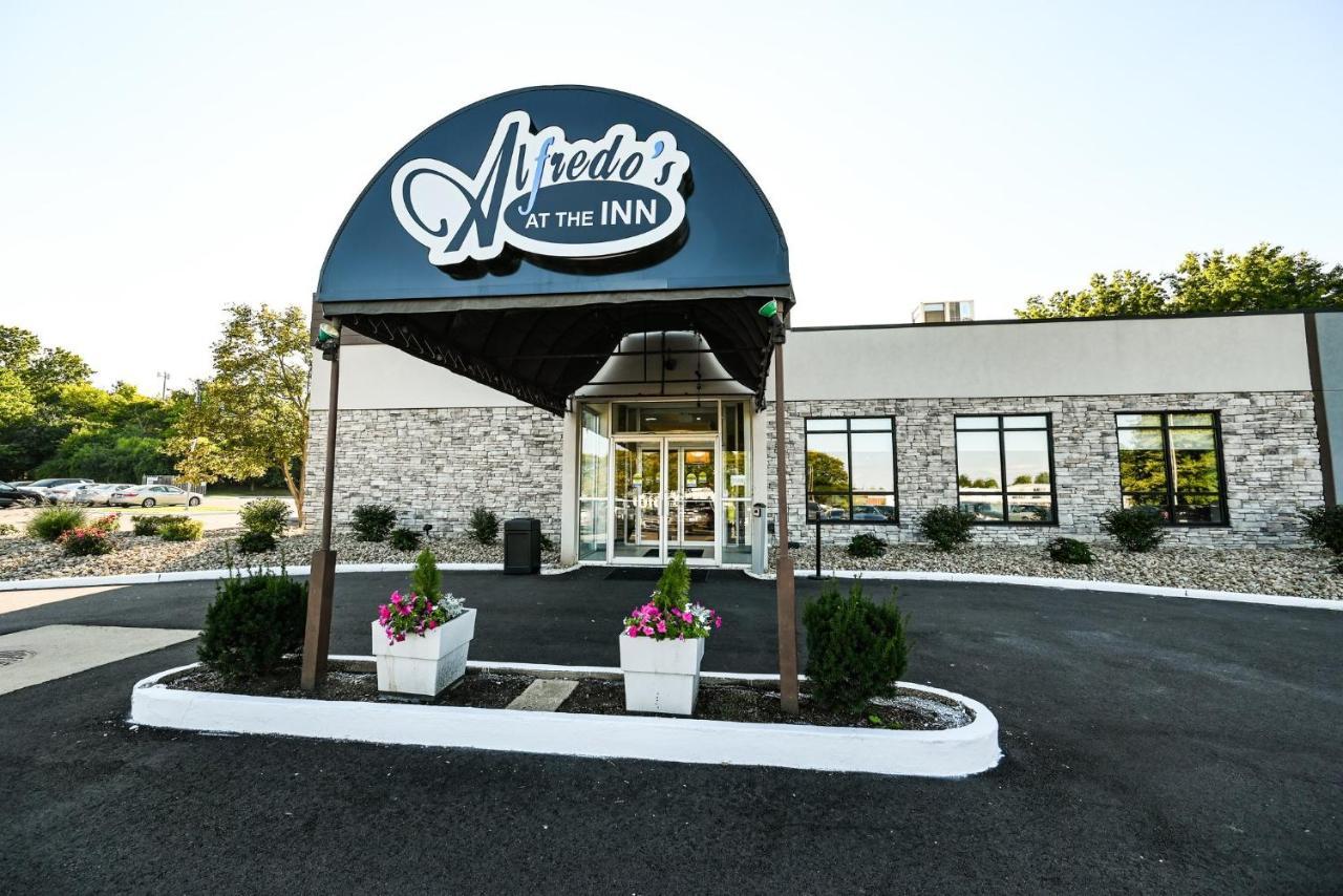 Holiday Inn Cleveland-Mayfield By Ihg Exterior foto