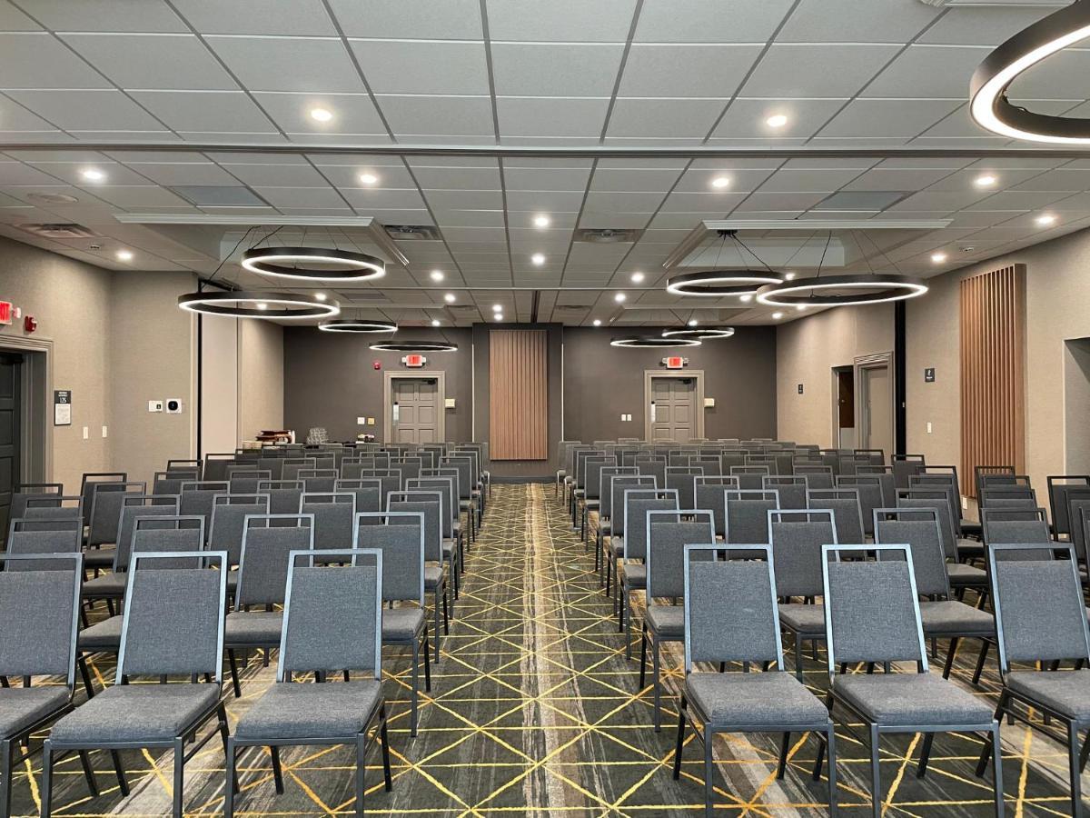 Holiday Inn Cleveland-Mayfield By Ihg Exterior foto