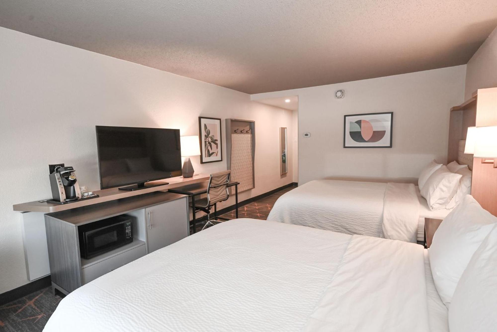 Holiday Inn Cleveland-Mayfield By Ihg Exterior foto