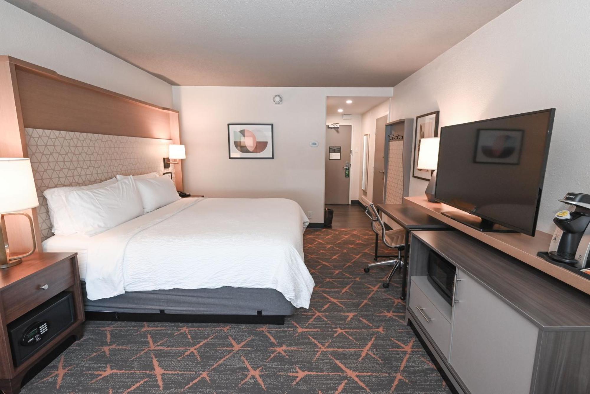 Holiday Inn Cleveland-Mayfield By Ihg Exterior foto
