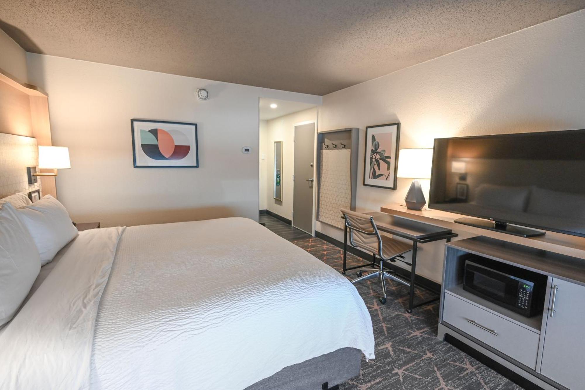 Holiday Inn Cleveland-Mayfield By Ihg Exterior foto